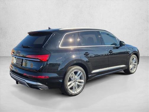 2025 Audi Q7 55 Premium Plus