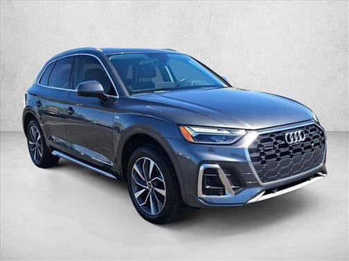 Daytona Gray Pearl Effect 2023 Audi Q5 45 S line Premium Plus