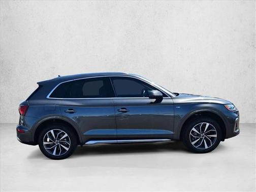 Daytona Gray Pearl Effect 2023 Audi Q5 45 S line Premium Plus