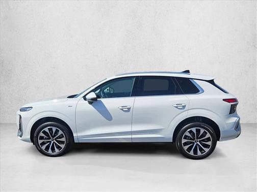 Arkona White 2026 Audi Q3 S line