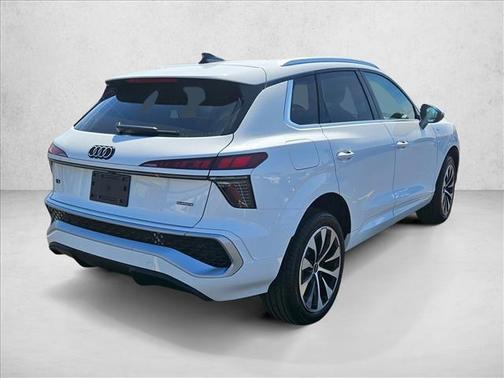 Arkona White 2026 Audi Q3 S line