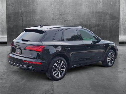 2024 Audi Q5 45 S line Premium