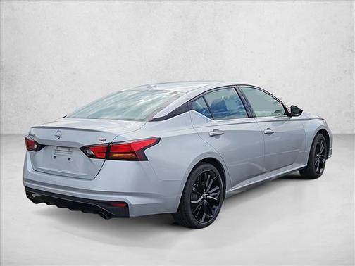 2023 Nissan Altima SR FWD
