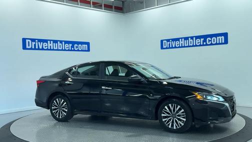 Super Black 2025 Nissan Altima SV FWD