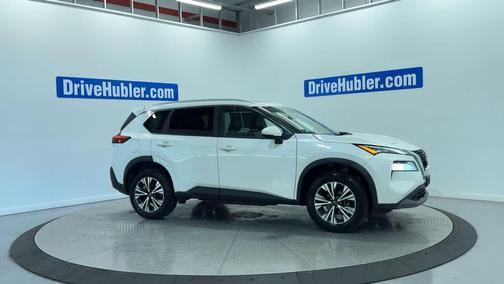Pearl White Tricoat 2022 Nissan Rogue SV