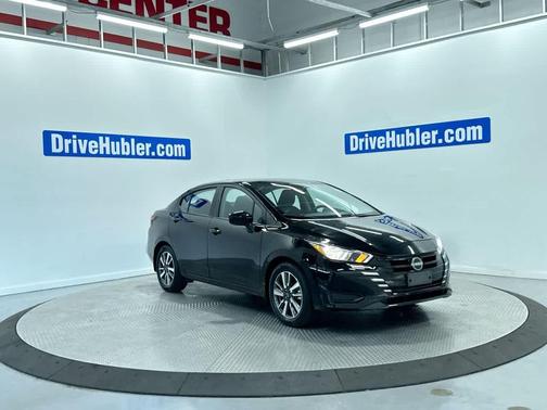 Super Black 2024 Nissan Versa 1.6 SV