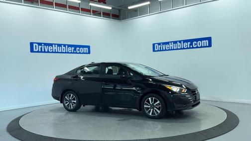 Super Black 2024 Nissan Versa 1.6 SV