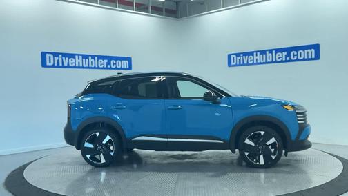Arctic Ice Blue Metallic/Super Black 2026 Nissan Kicks SR