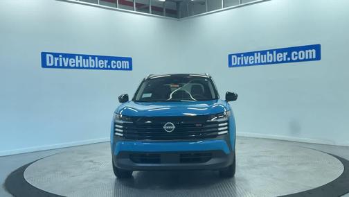 Arctic Ice Blue Metallic/Super Black 2026 Nissan Kicks SR