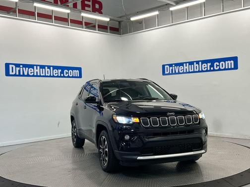Diamond Black Crystal Pearlcoat 2022 Jeep Compass Limited