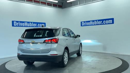 Silver Ice Metallic 2022 Chevrolet Equinox LS