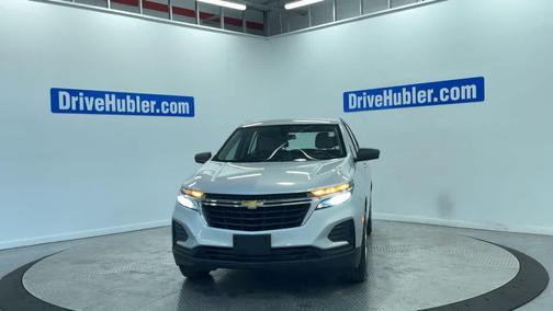 Silver Ice Metallic 2022 Chevrolet Equinox LS