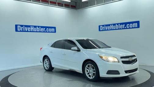 Summit White 2013 Chevrolet Malibu 1LT