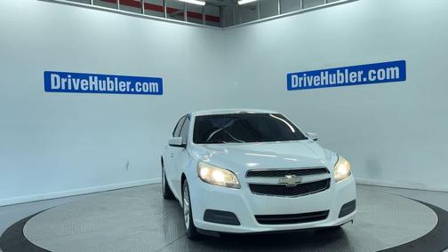 Summit White 2013 Chevrolet Malibu 1LT