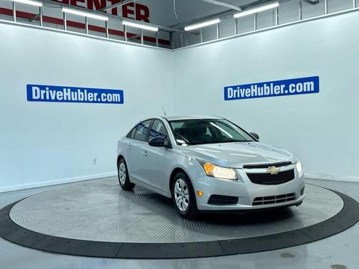 Silver Ice Metallic 2014 Chevrolet Cruze LS