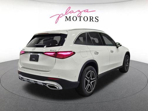 Polar White 2026 Mercedes-Benz GLC 300 4MATIC