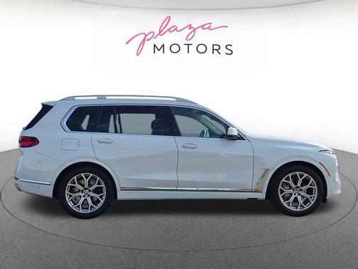 Alpine White 2025 BMW X7 xDrive40i