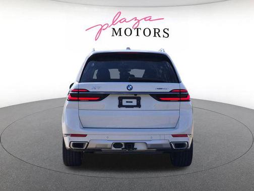 Alpine White 2025 BMW X7 xDrive40i