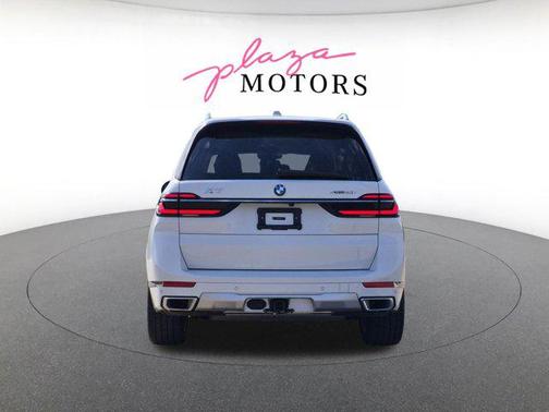 Alpine White 2025 BMW X7 xDrive40i
