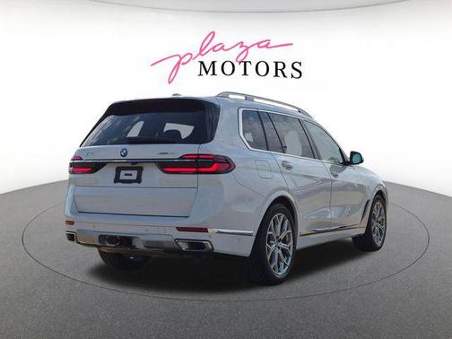 Alpine White 2025 BMW X7 xDrive40i