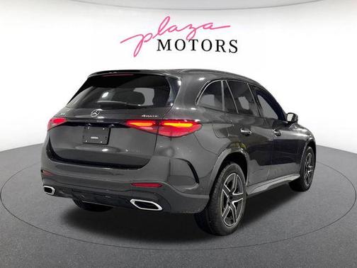 Graphite Grey Metallic 2026 Mercedes-Benz GLC 300 4MATIC