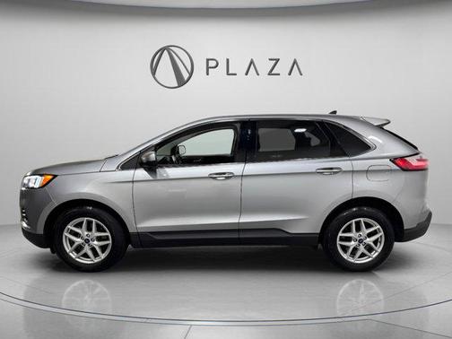 Silver Metallic 2022 Ford Edge SEL
