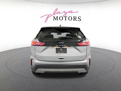 Silver Metallic 2022 Ford Edge SEL