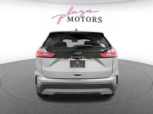 Silver Metallic 2022 Ford Edge SEL