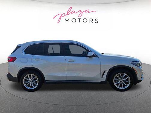 Mineral White Metallic 2019 BMW X5 xDrive40i