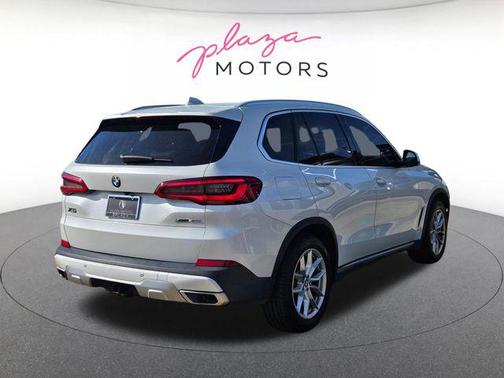 Mineral White Metallic 2019 BMW X5 xDrive40i