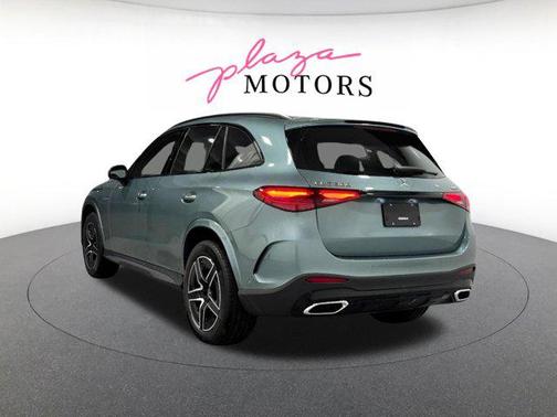 Verde Silver Metallic 2026 Mercedes-Benz GLC 300 4MATIC