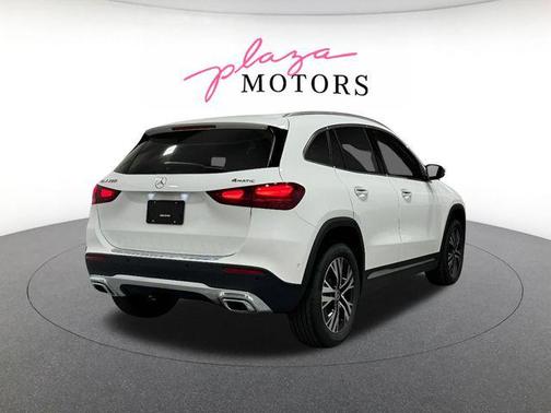 Polar White 2026 Mercedes-Benz GLA 250 4MATIC