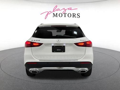 Polar White 2026 Mercedes-Benz GLA 250 4MATIC