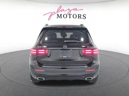 Night Black 2026 Mercedes-Benz GLB 250 4MATIC