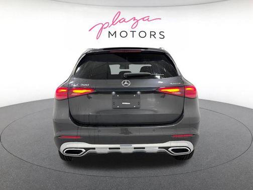 Graphite Grey Metallic 2026 Mercedes-Benz GLC 300 4MATIC