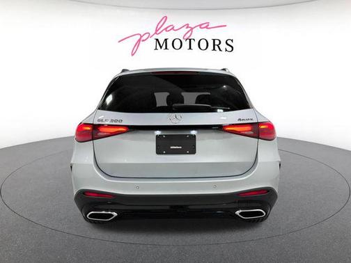 Cirrus Silver Metallic 2026 Mercedes-Benz GLC 300 4MATIC