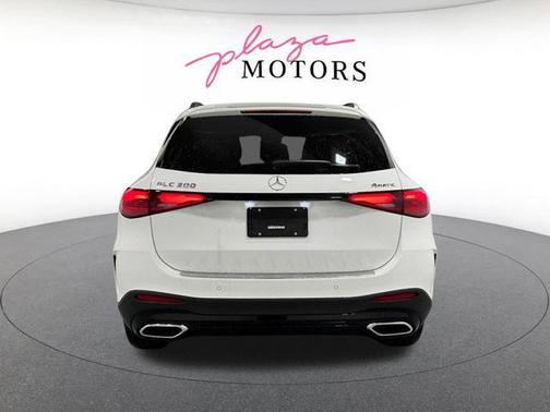 Polar White 2026 Mercedes-Benz GLC 300 4MATIC