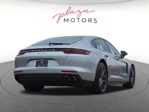 Dolomite Silver Metallic 2020 Porsche Panamera 4