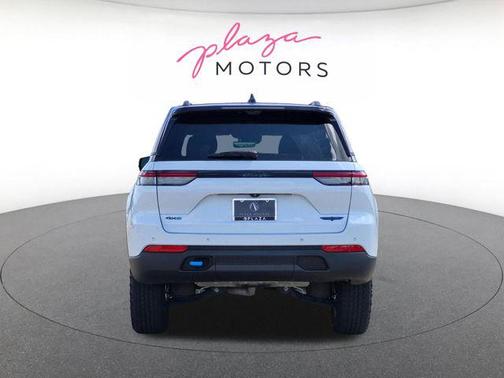 Bright White Clearcoat 2022 Jeep Grand Cherokee 4xe Trailhawk