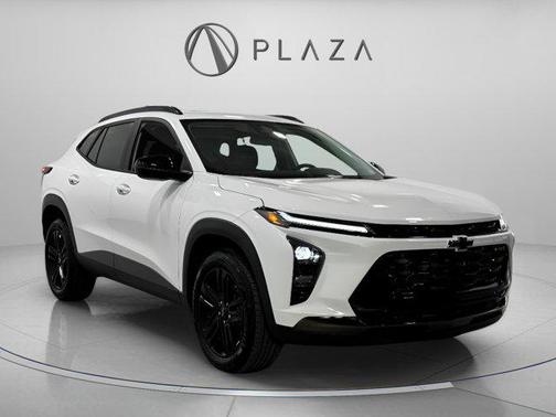 Summit White 2025 Chevrolet Trax FWD ACTIV