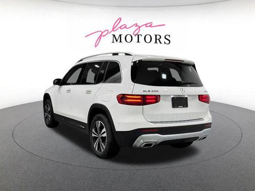 Polar White 2026 Mercedes-Benz GLB 250 4MATIC