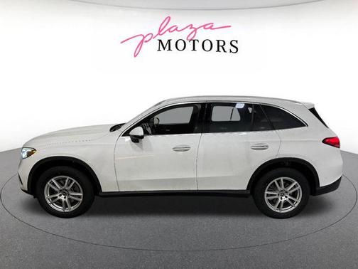 MANUFAKTUR Moonlight White Metallic 2026 Mercedes-Benz GLC 300 4MATIC