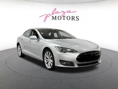 Silver Metallic 2015 Tesla Model S 85D