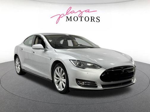 Silver Metallic 2015 Tesla Model S 85D