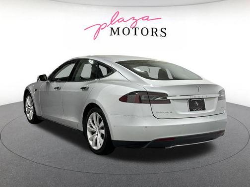 Silver Metallic 2015 Tesla Model S 85D
