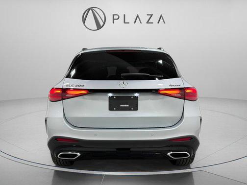 2026 Mercedes-Benz GLC 300 4MATIC