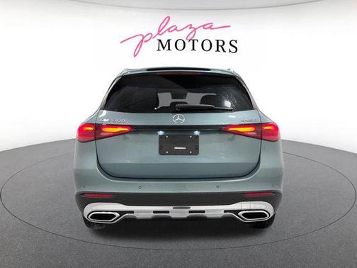 Verde Silver Metallic 2026 Mercedes-Benz GLC 300 4MATIC
