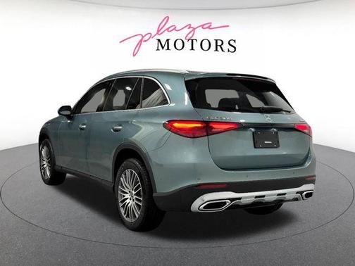Verde Silver Metallic 2026 Mercedes-Benz GLC 300 4MATIC
