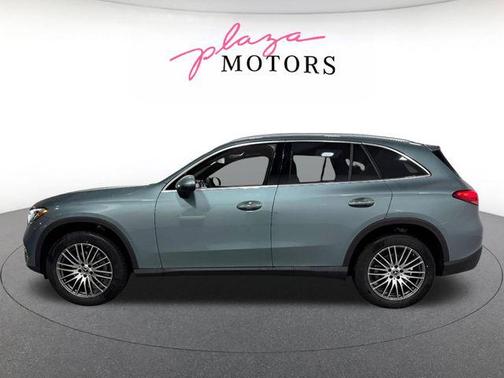 Verde Silver Metallic 2026 Mercedes-Benz GLC 300 4MATIC