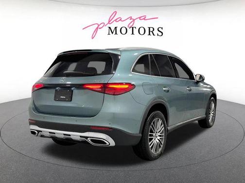 Verde Silver Metallic 2026 Mercedes-Benz GLC 300 4MATIC